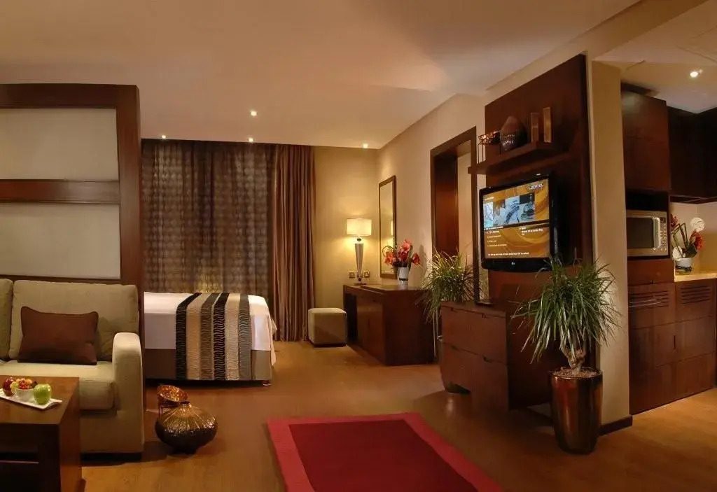 Safir Fintas Kuwait Hotel - фото 6