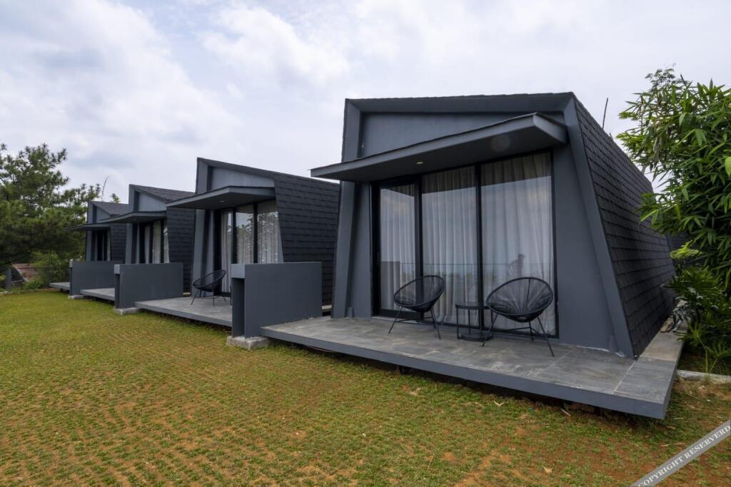 The Upper Clift Resort & Cafe