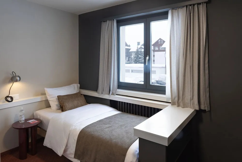 Economy room