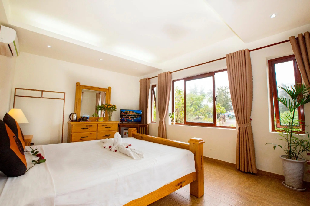 Deluxe Double room (full double bed)