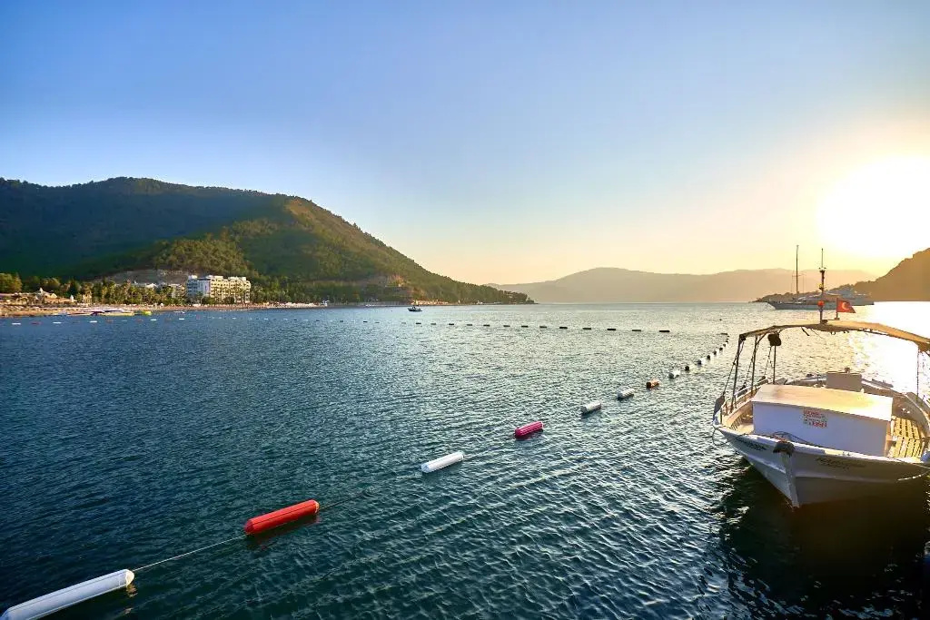 Beach & Waterfront