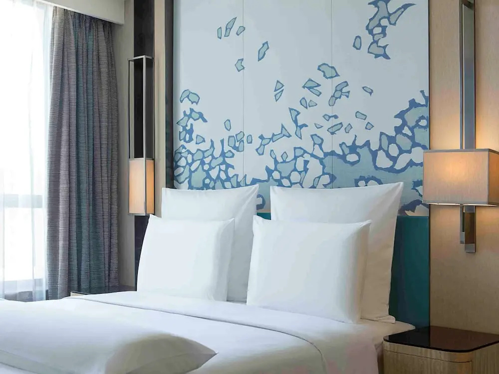 Executive Double Club room (full double bed)
