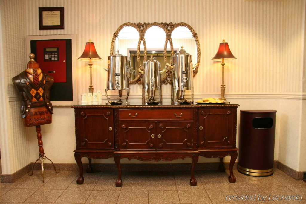 Lobby & Reception