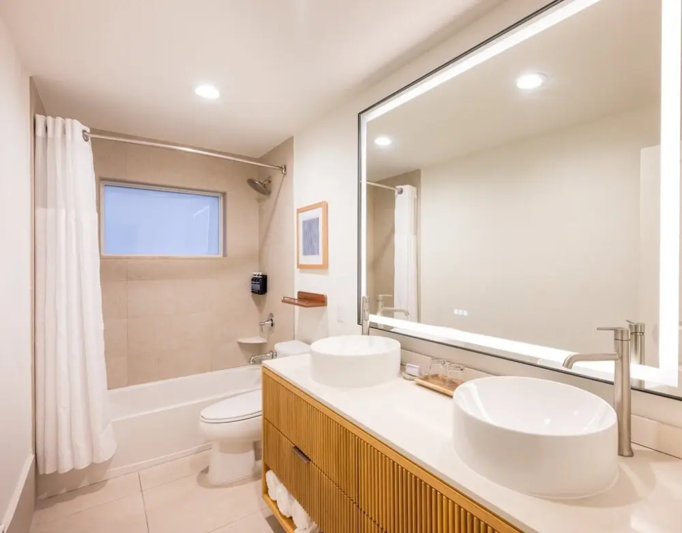 Double Suite with view (full double bed)