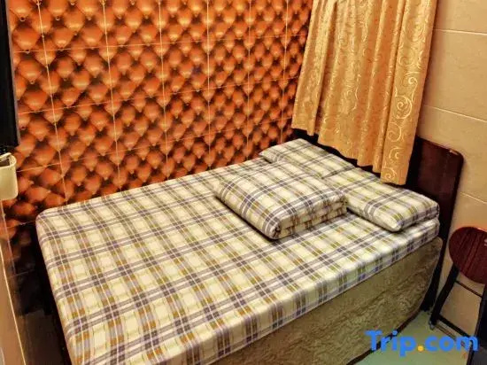 Deluxe Double room (full double bed)