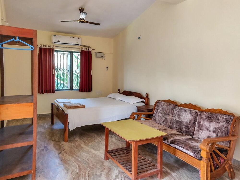 Morjim Sunset Guesthouse