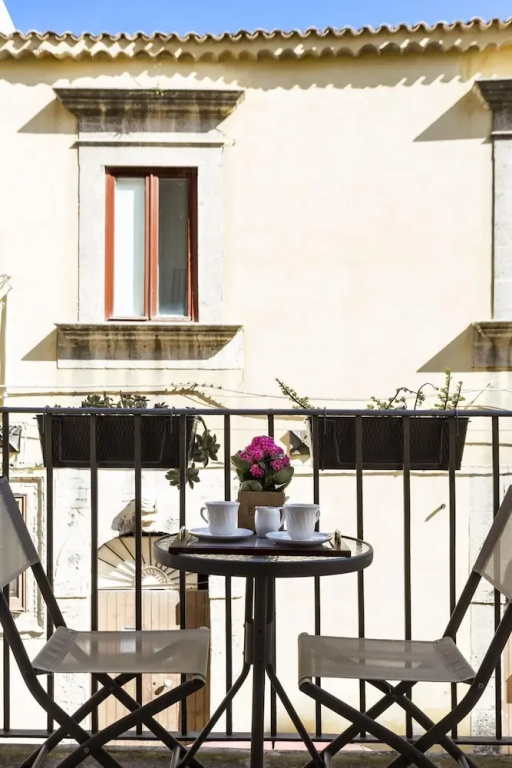 Salomone Apartment 3
