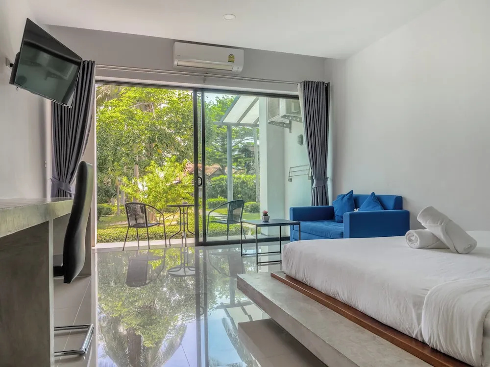 Deluxe Double Studio with garden view (full double bed)