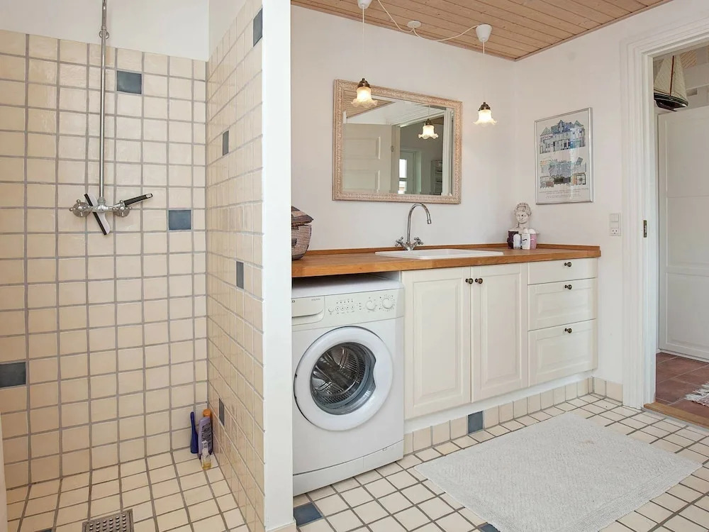 Charming Holiday Home in Dannemare With Whirlpool - фото 13