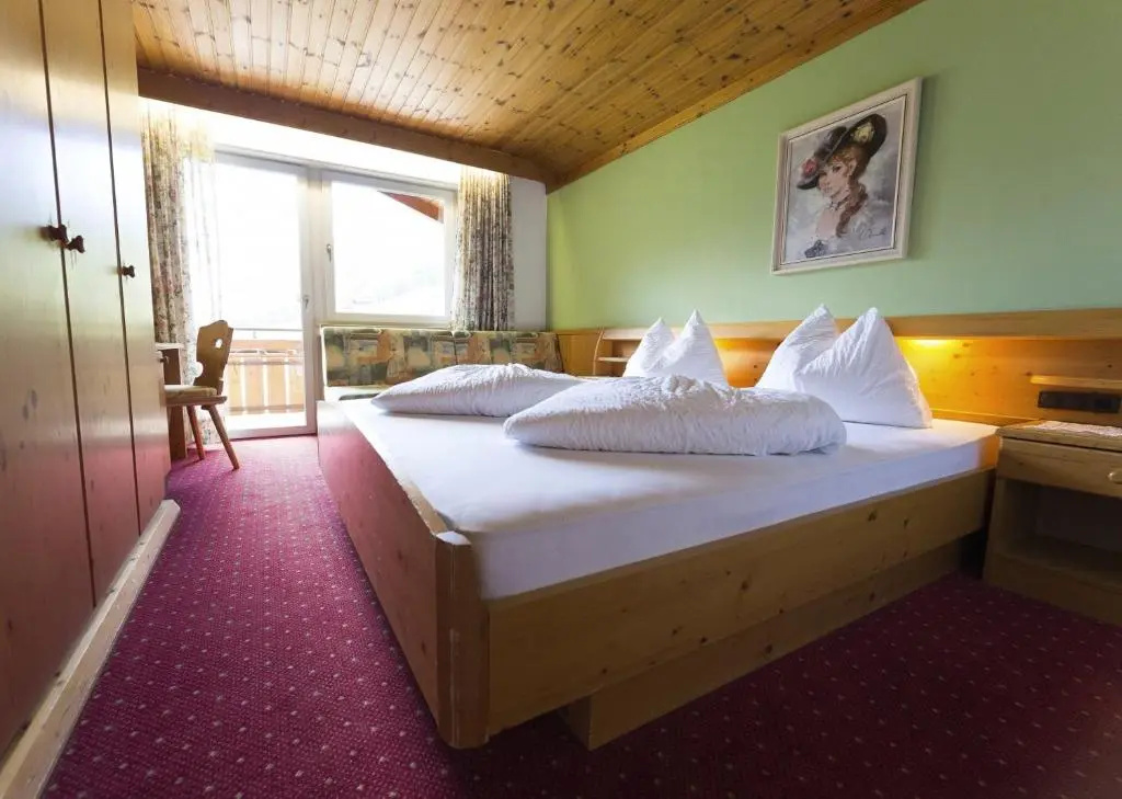 Standard Triple room with balcony