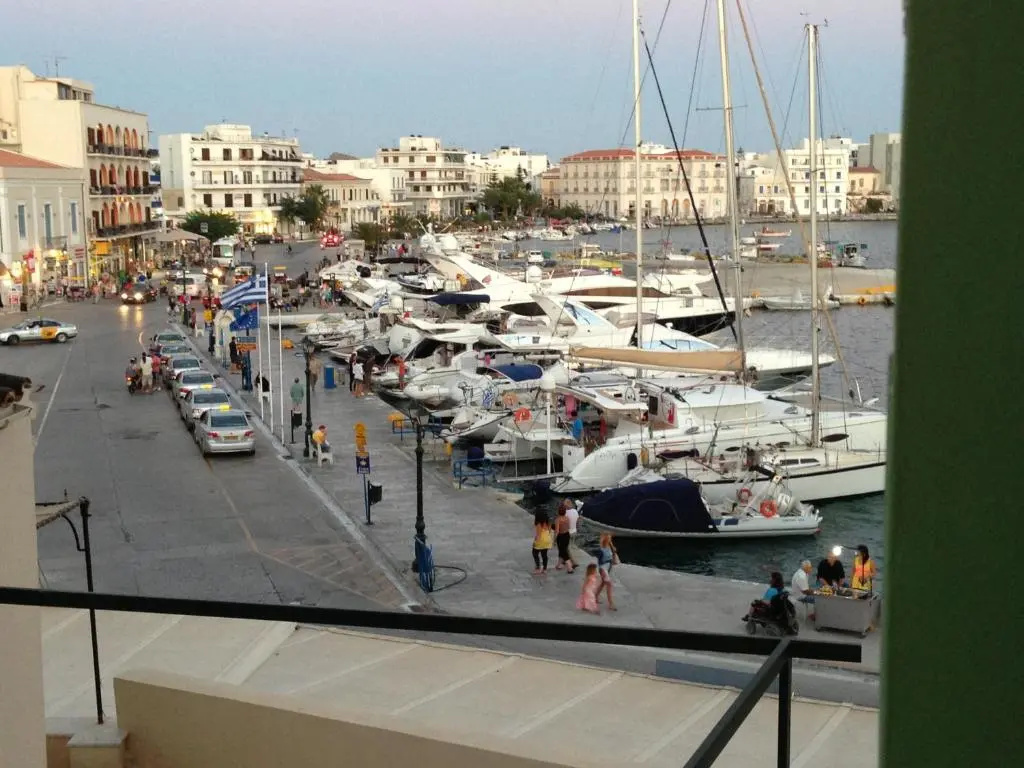 Standard Triple room with balcony and with partial sea view