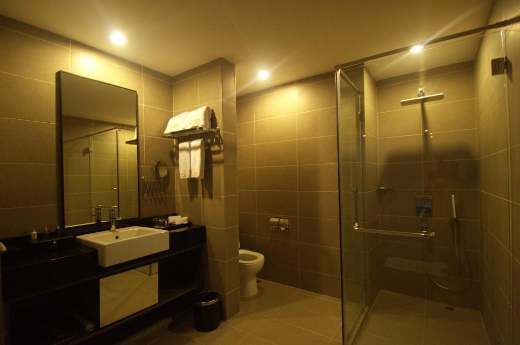 Grand Alora Hotel