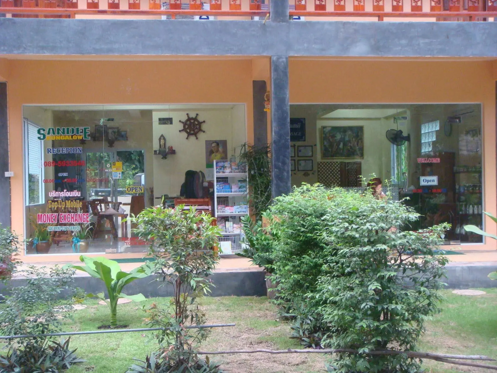 Sandee Bungalows
