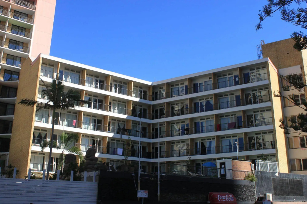 BUNK Surfers Paradise - International Backpacker Hostel