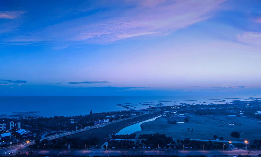 Beach & Waterfront
