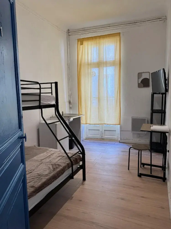 Economy room