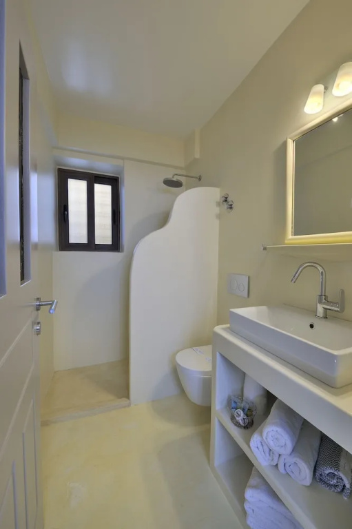 Economy Triple Basement room with balcony