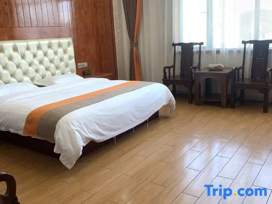 Deluxe Double room (full double bed)