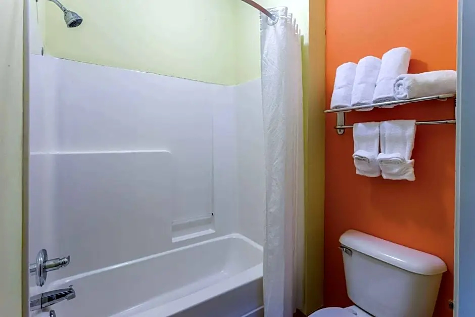 AmericInn by Wyndham Streator - Chambres