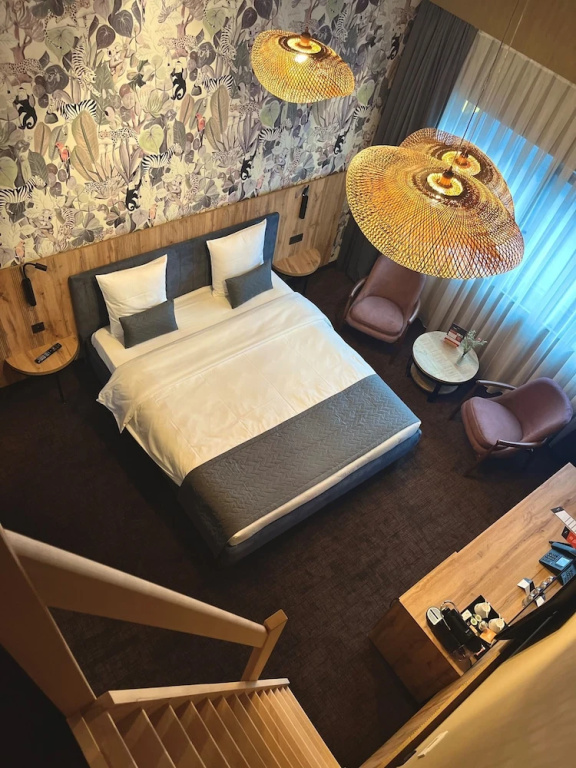 Hotel Le 830 — 1