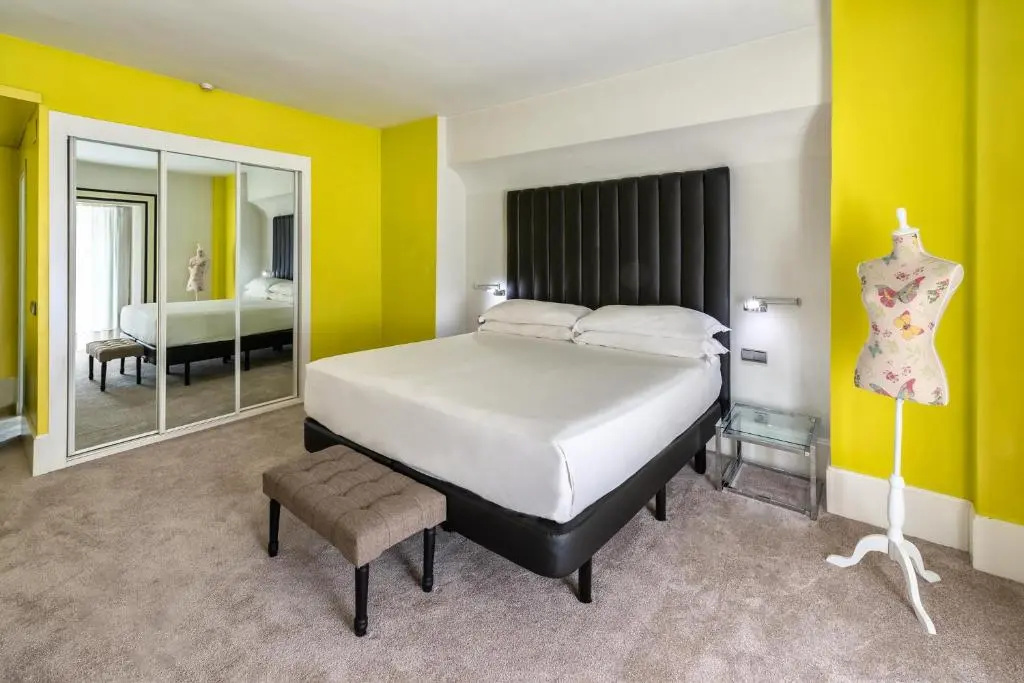 Executive Double room (full double bed)