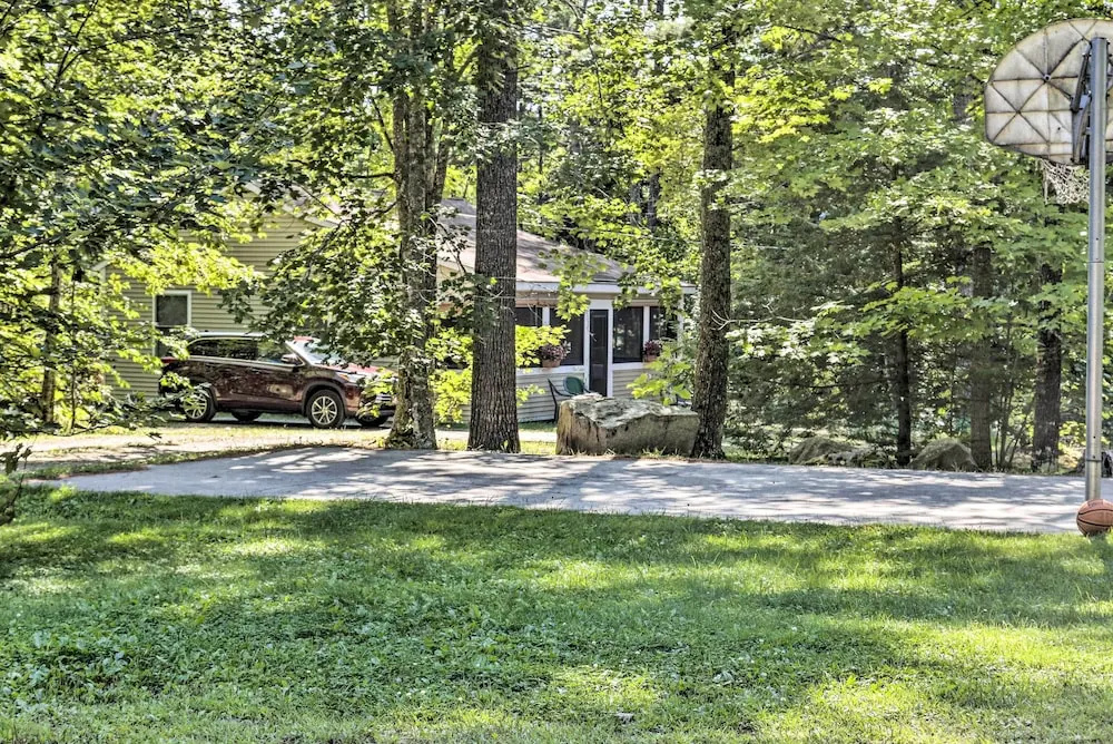 'the Den' Raymond Home w/ 200 Feet of Sandy Beach!