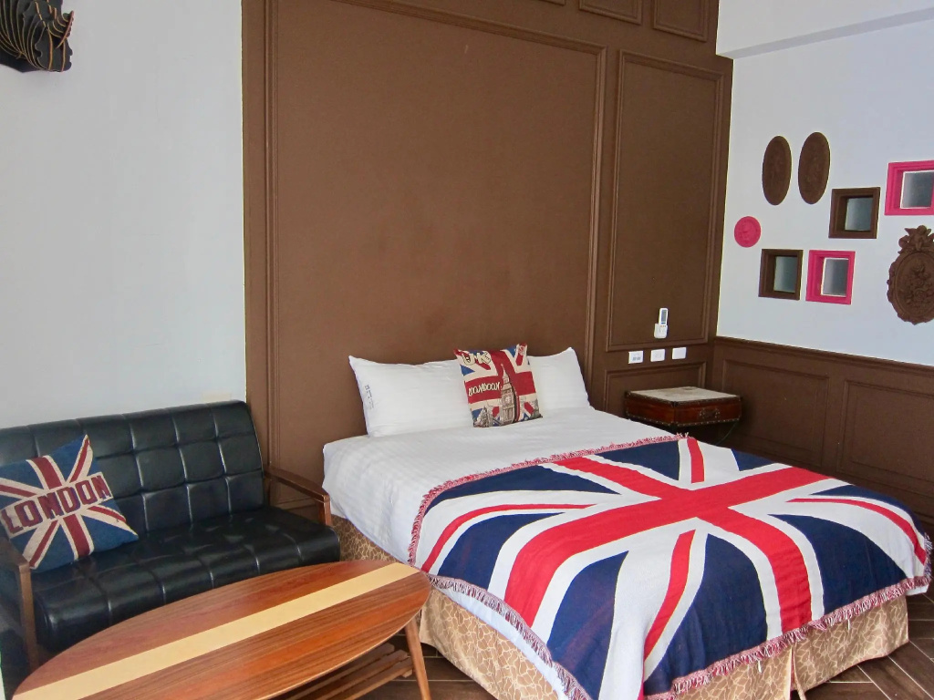 Superior Double room (full double bed)