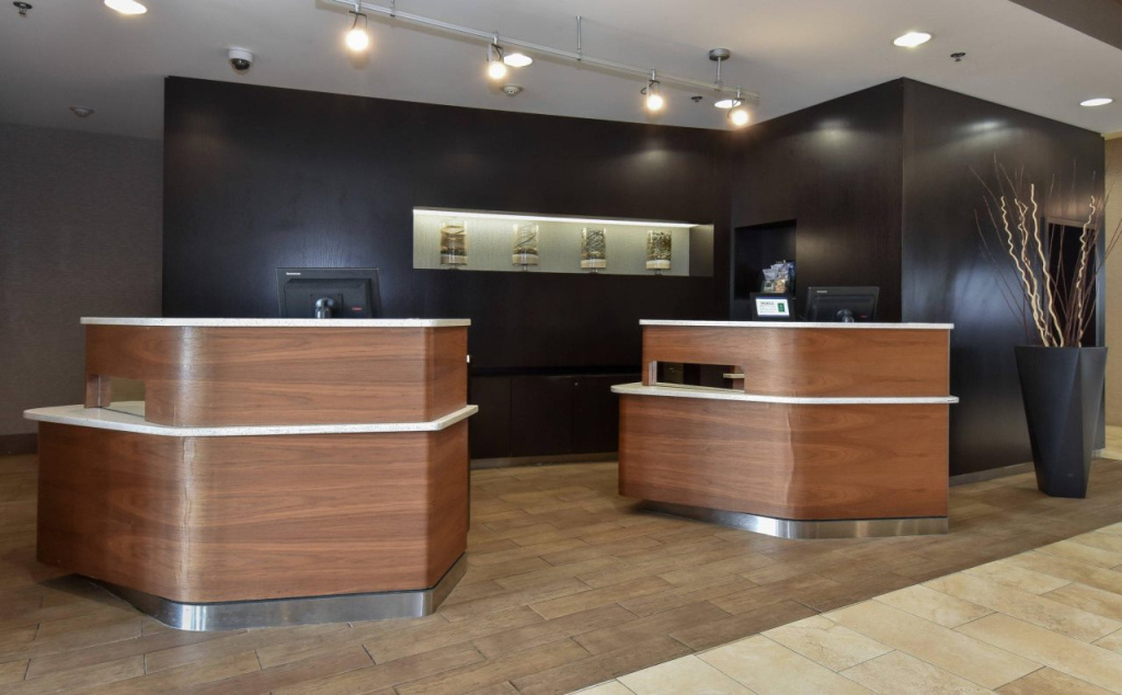 Lobby & Reception