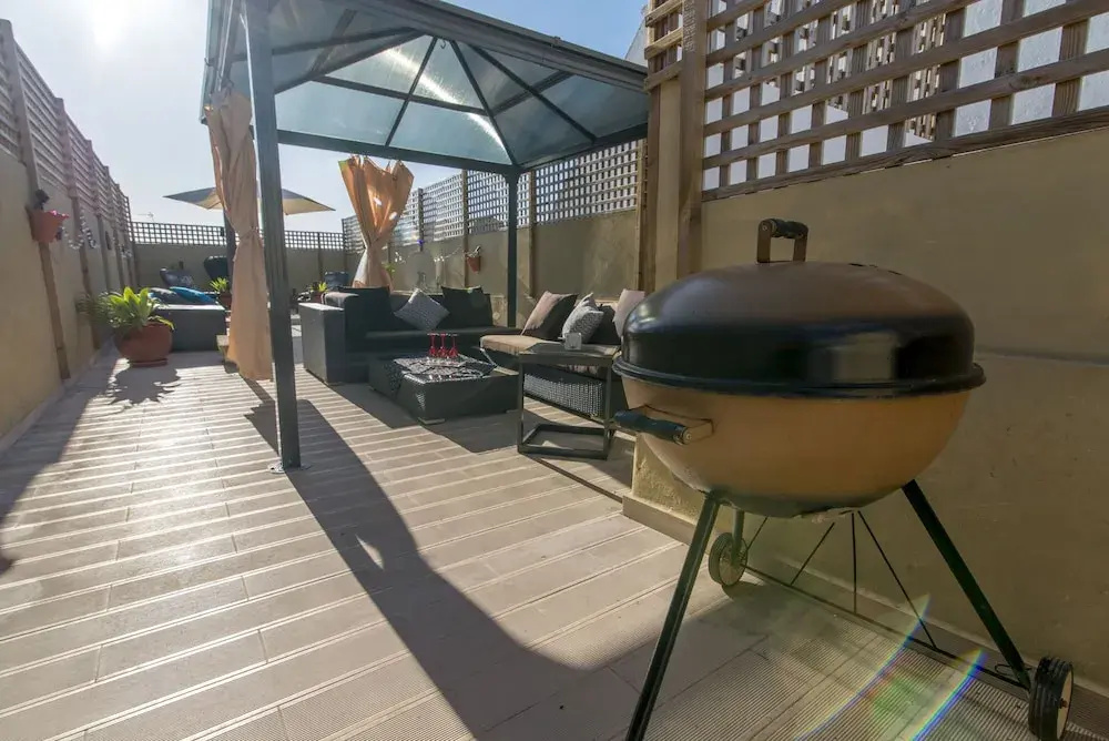 Olhão Townhouse With Roof Terrace & Courtyard 5min to Ferry & Market