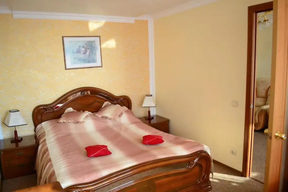Double Suite full double bed