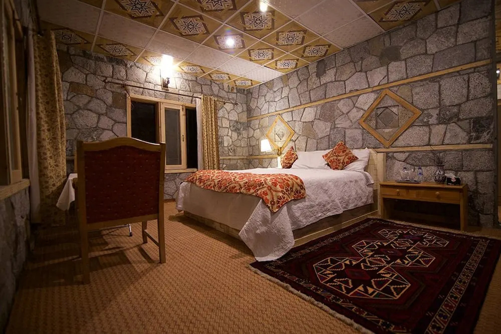 Sarai Silk Route — фото 5