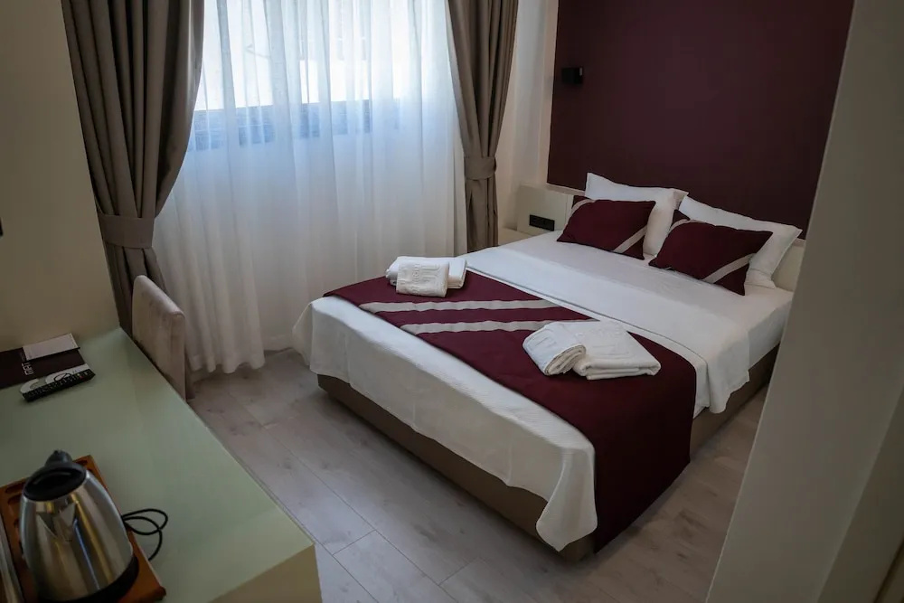 Economy Double Basement room (full double bed)