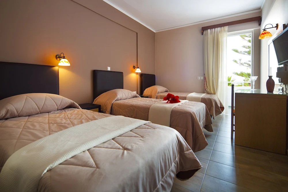 Standard Triple room with balcony and with sea view