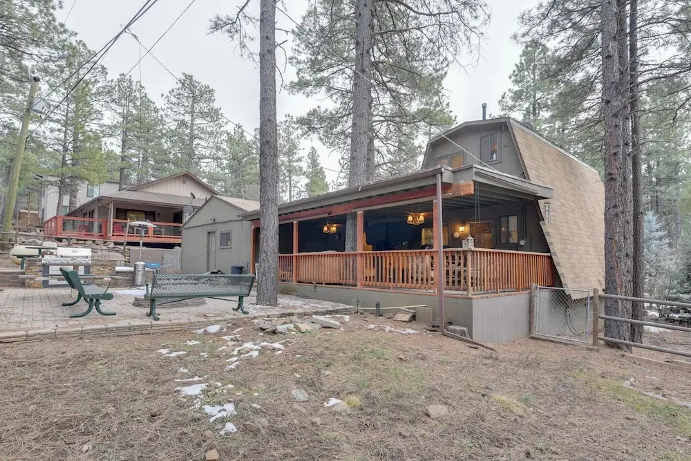 Near Hiking & Golfing: Munds Park Cabin w/ Deck!