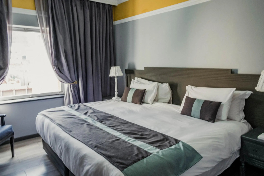 Devonshire Hotel — 4