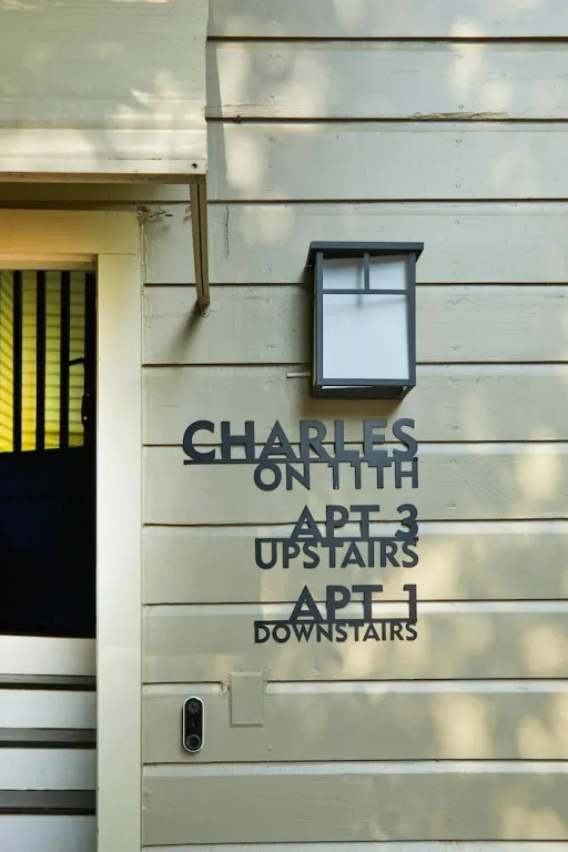 Charles on 11th - Beautifully Restored Historic Southside Home Walkable Perfect for Groups