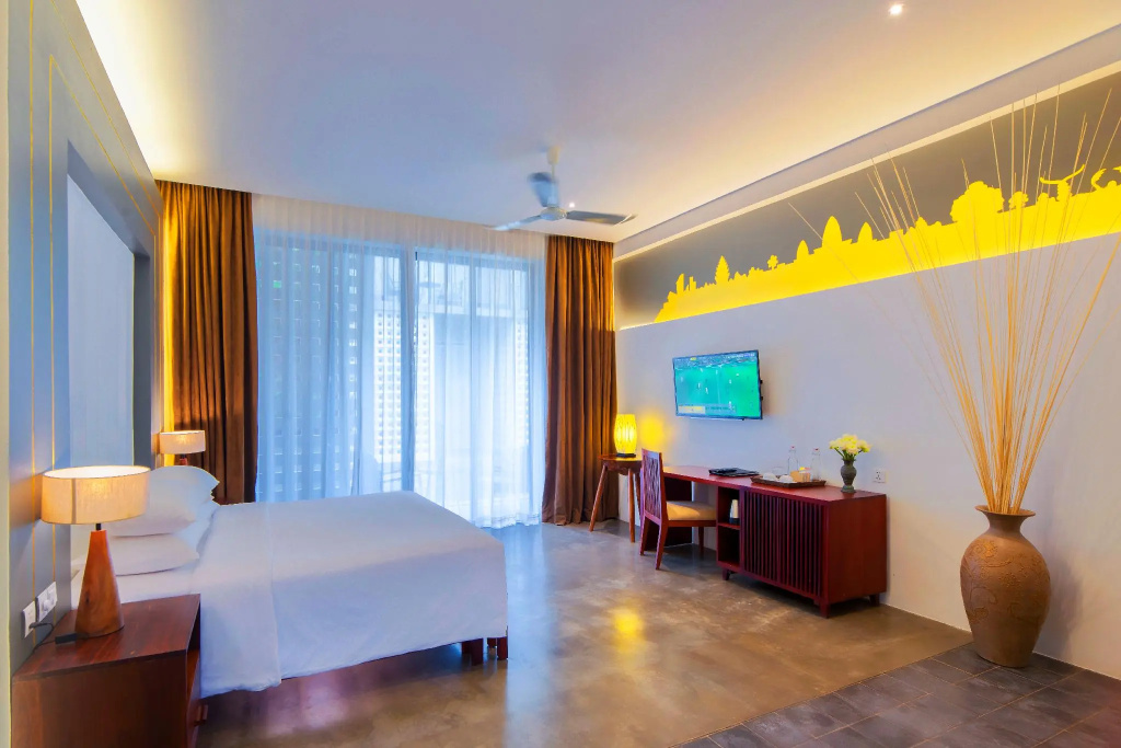 Suite with balcony