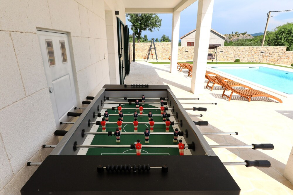 Villa Vallis With Pool