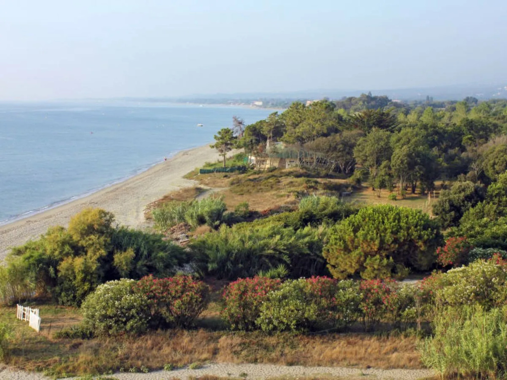 Beach & Waterfront
