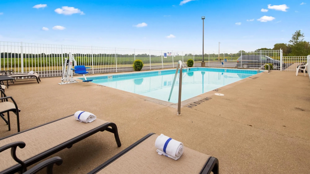 Best Western Executive Inn - 4