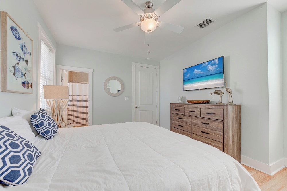 La Dolce Vida by Silver Sands Vacation Rentals — 4