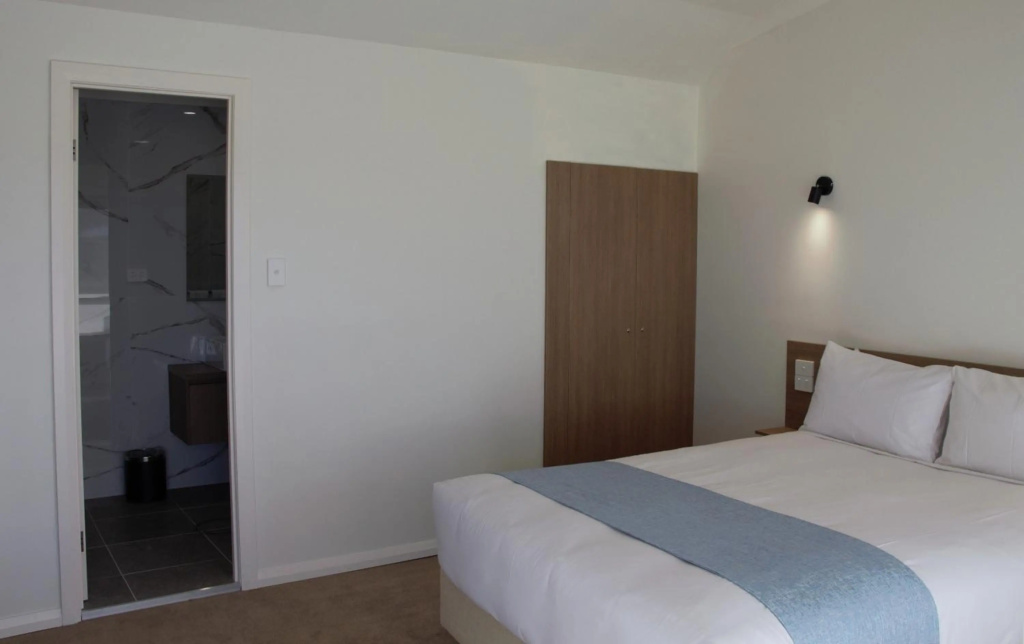 Bayside Hotel — 5