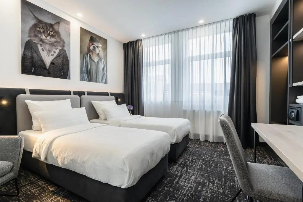 Standard Double room (full double bed)