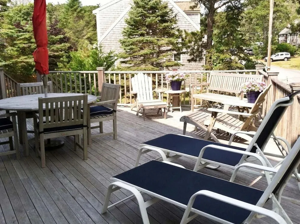 220 Bay View Road - Three Bedroom House
