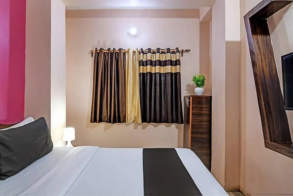 Goroomgo Dash Living Kolkata