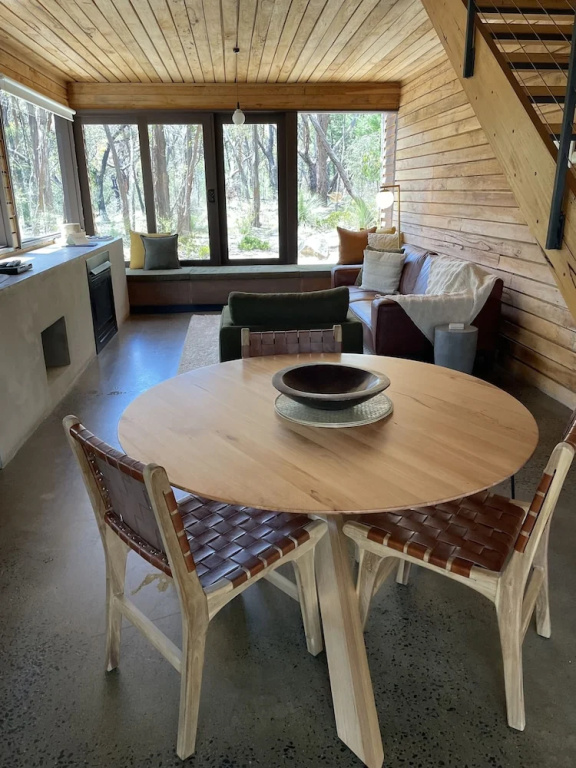 Double Cottage with balcony (full double bed)