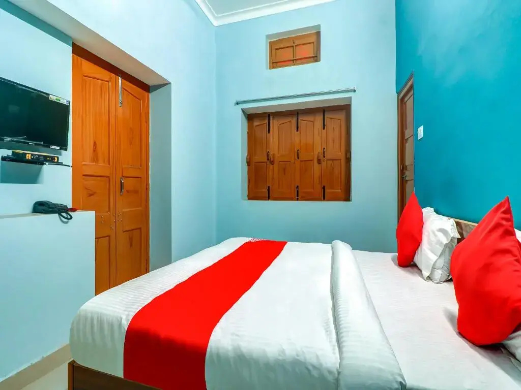 OYO Flagship 80502 Hotel Triveni