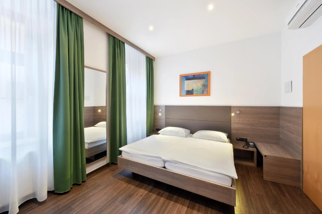 Standard Double room (full double bed)