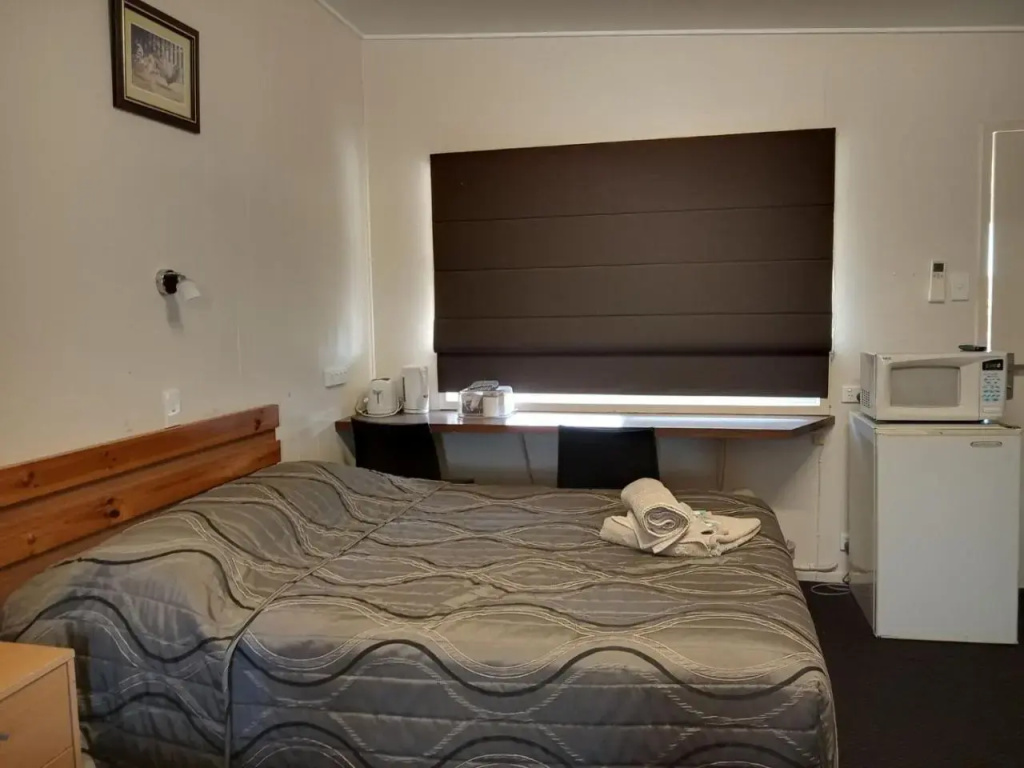 Monto Three Moon Motel