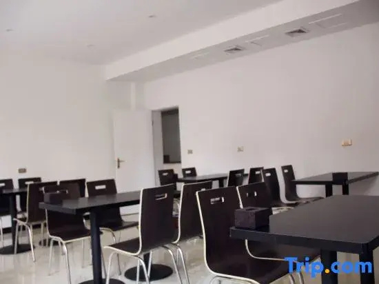 Wenxian Tengyun Hotel
